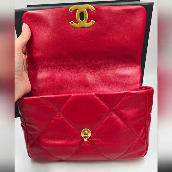 Chanel 19 small - Picture 12 of 16